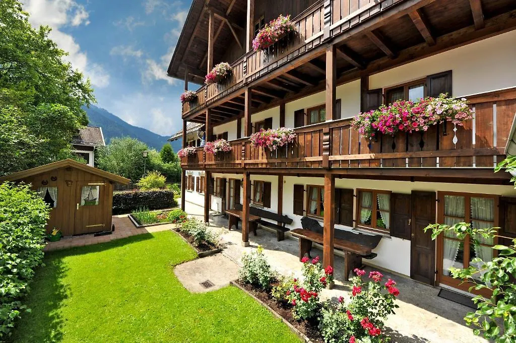 Gästehaus Enzianhof Hotel Garni Oberammergau 3*,